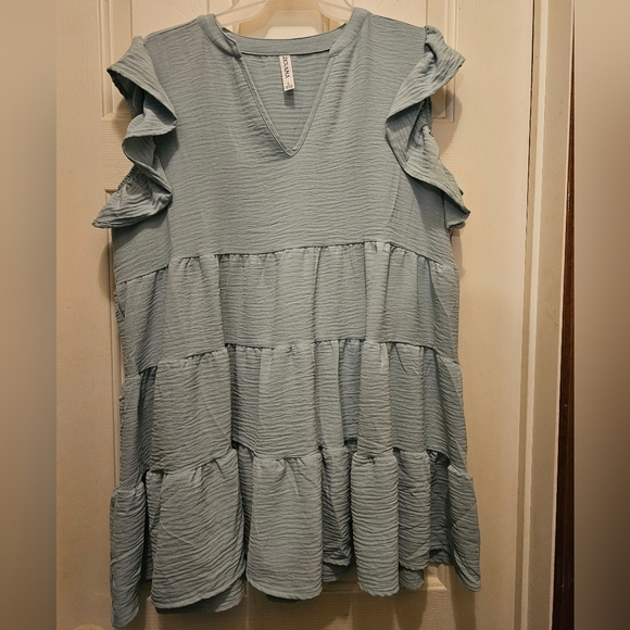 EUC Zenana Ruffled Top - L - Picture 1 of 6